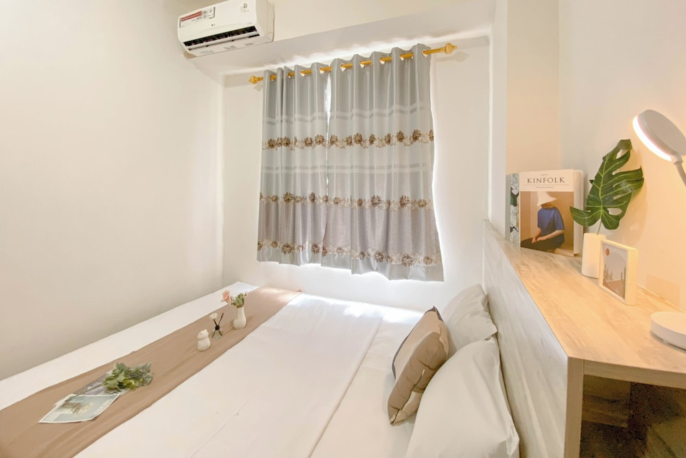Warm And Restful 2Br At Green Pramuka City Apartment