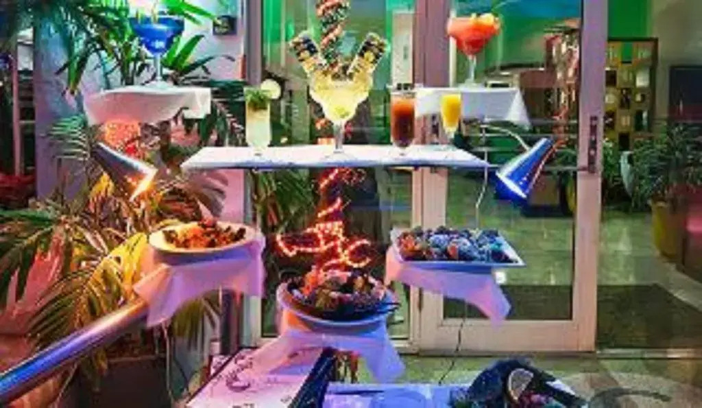 Colony Hotel