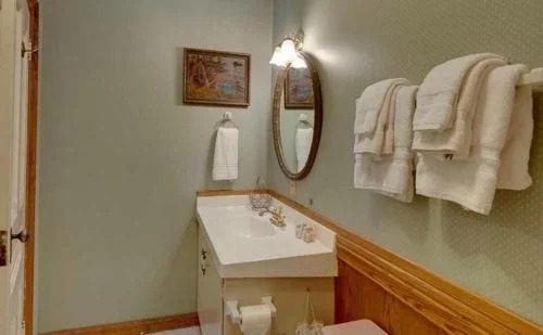 Mariposa Hotel Inn