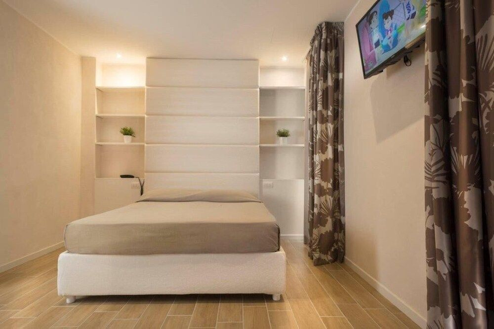 White Suite & Apartments