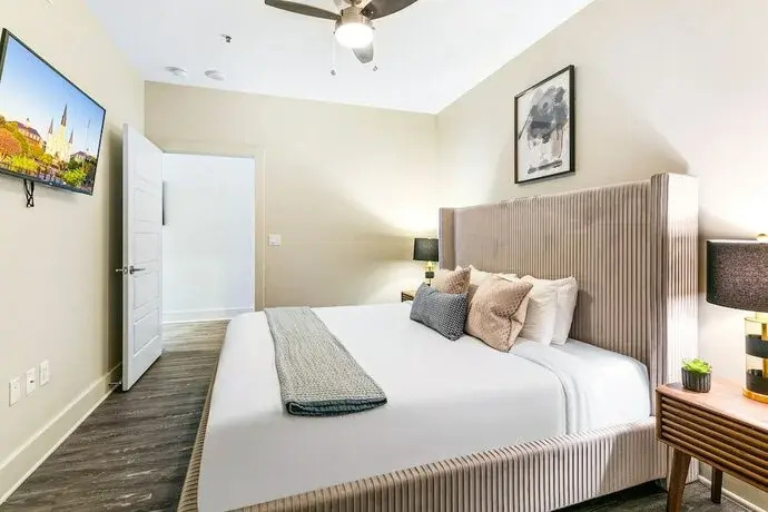 Spacious 4B Oasis steps from French Quarter - Your NOLA Dream Awaits