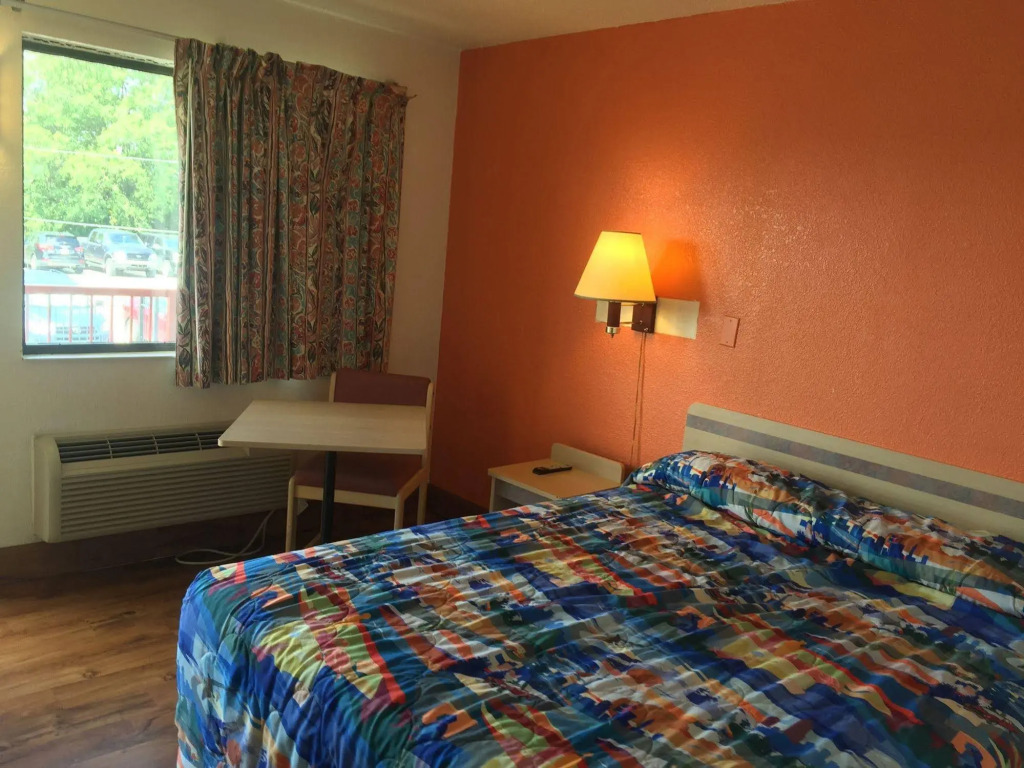 Royal Inn Columbia