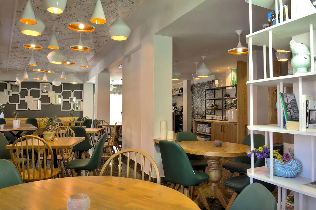 Elia Bettolo Hotel