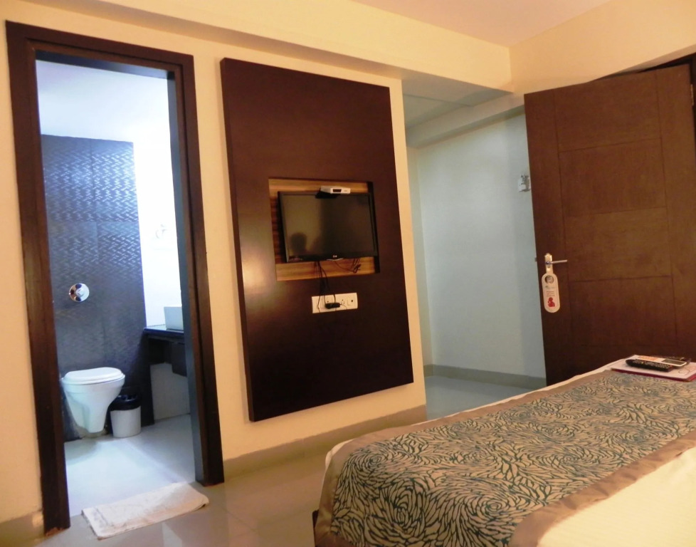 Collection O Reeva Regency