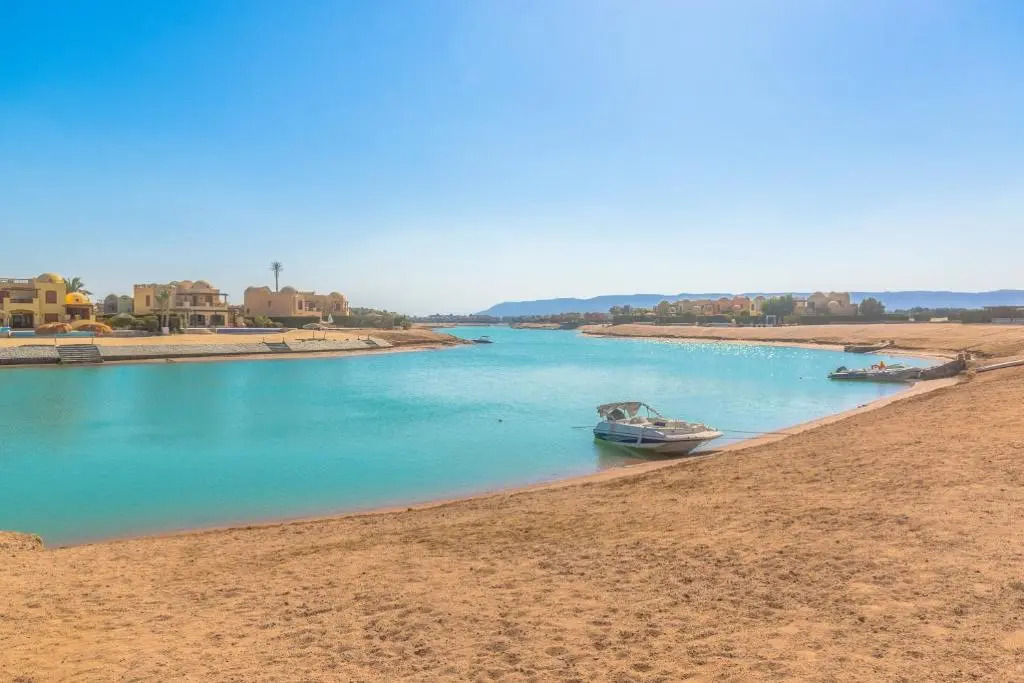 Sabina Classy 1 BR Apartment Lagoon view & Pool El Gouna