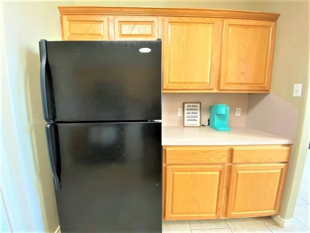 New Owner! 3 Bed, 2.5 Bath Townhouse, Close To Whitecap Beach 3 Bedroom Townhouse by Redawning