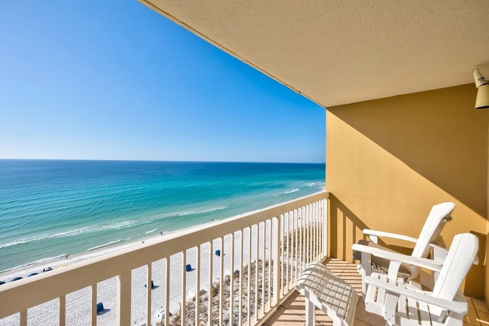 Pelican Beach 1202 1 Bedroom Condo by Pelican Beach Management
