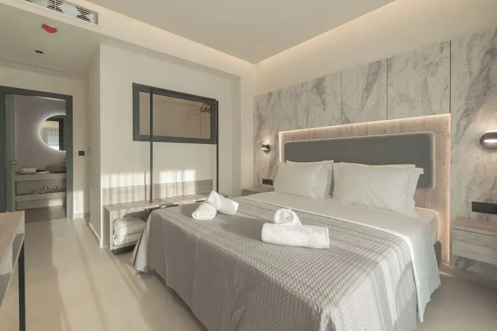 Alora Luxury Suites
