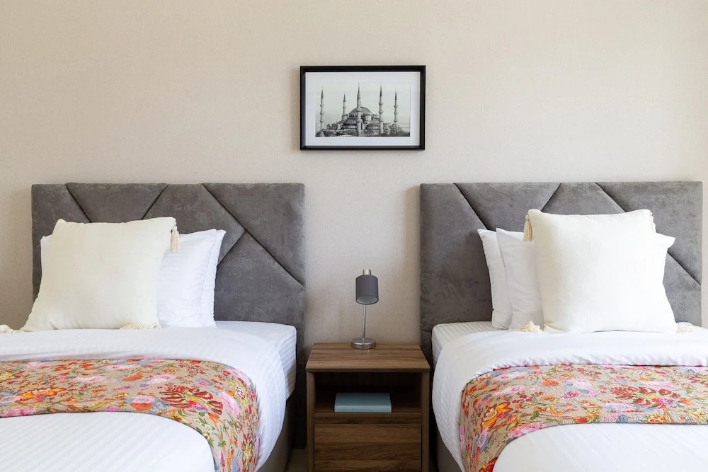 Resplendent 2BR Apartment In The Heart Of Downtown Dubai