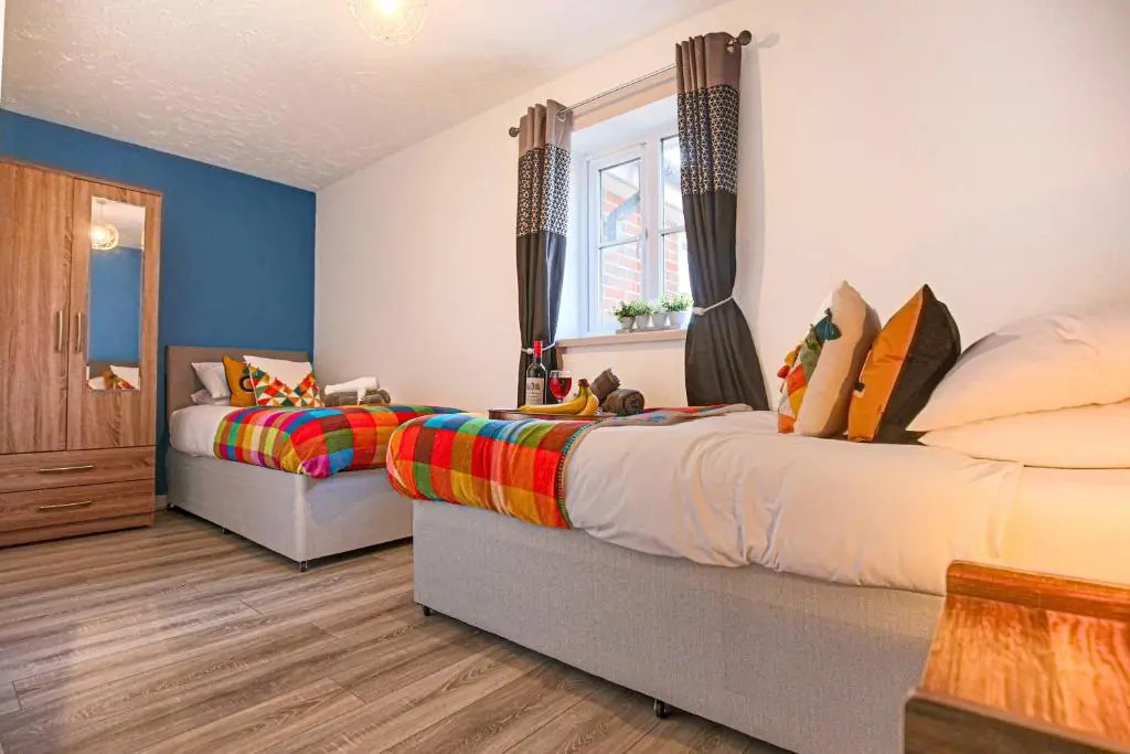 Delightful 2 BED APARTMENT for BICESTER OUTLET SHOPPING by Platinum Key Properties