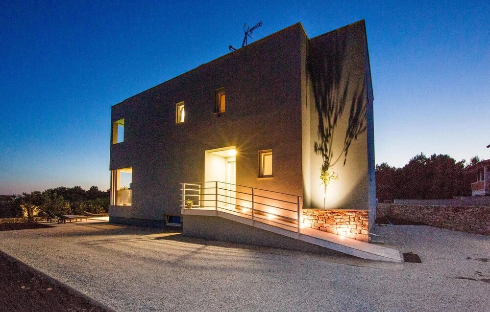 Amazing Home In Fazana