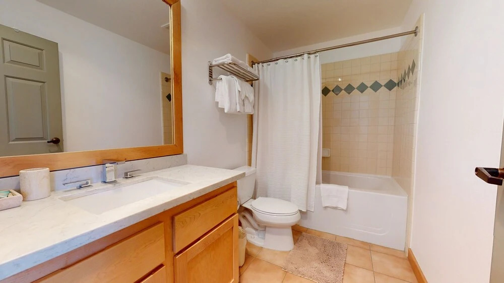 Sunstone 109 Remodeled Condo Great Complex Amenities with Ski-In Ski-Out by RedAwning