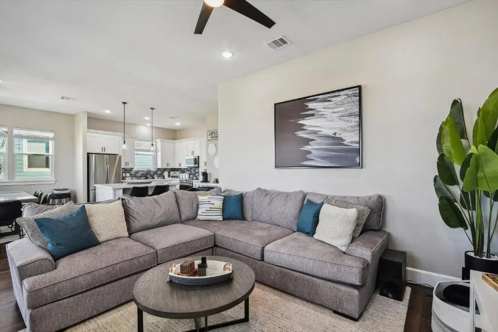 Sandy Cheeks Surfside by Ryson Vacation Rentals