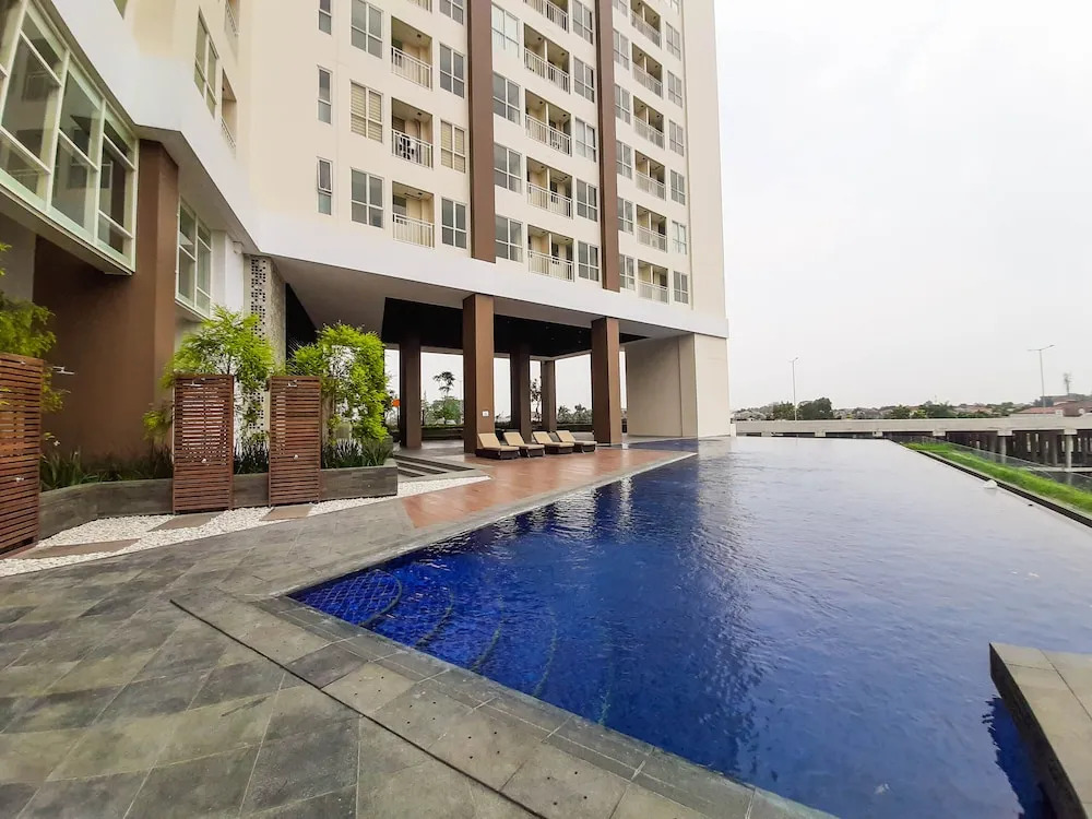 Beautiful and Comfy Studio at Silk Town Apartment