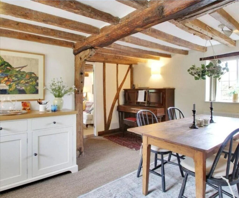 Charming 3 Bedroom Cottage in Kentish Village