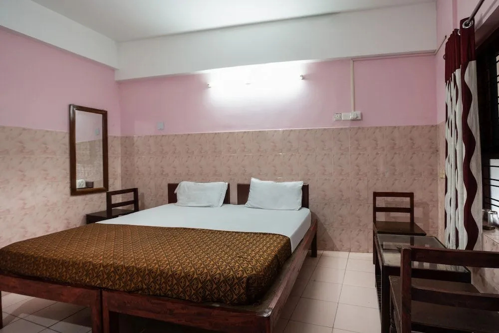 Spot On 49545 Sangamam Tourist Home