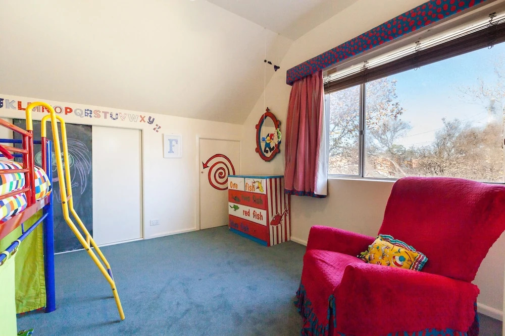 KELLY, 3BDR Northcote House