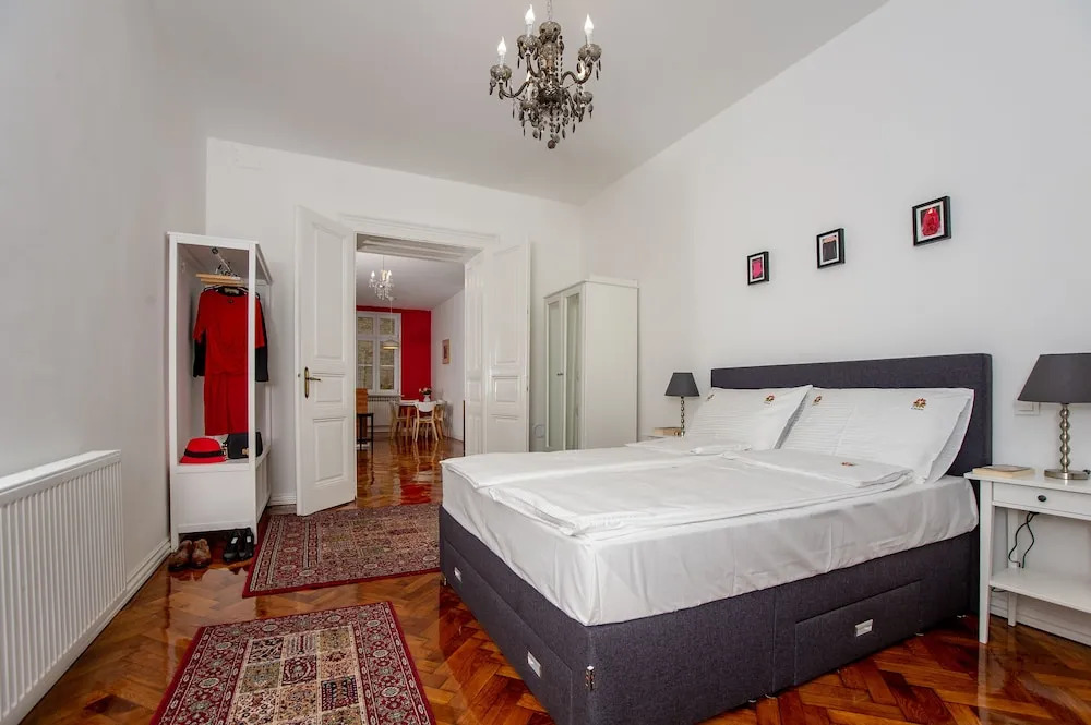 Crown Apartments