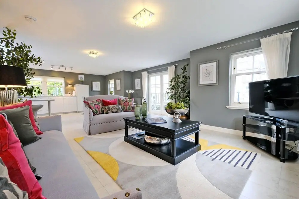 Sensational Aberdeen Home With Furnished Balcony