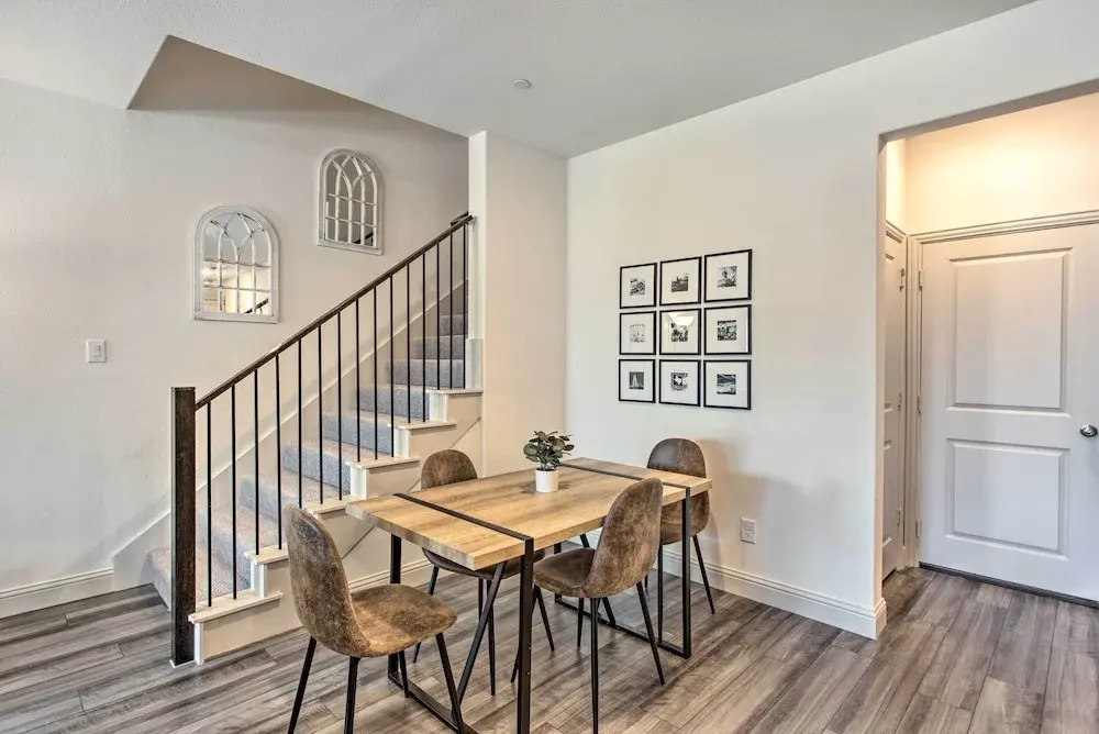 7 Mi to Lewisville Lake: Family Townhome in Frisco