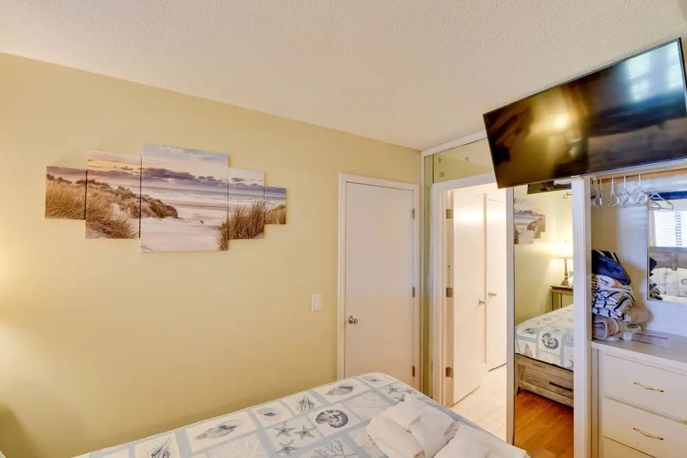 Community Pool & Bikes: Hilton Head Family Condo