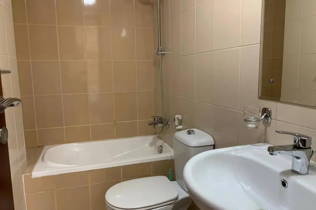 Cozy 2BHK Near to DMCC Metro Station -505