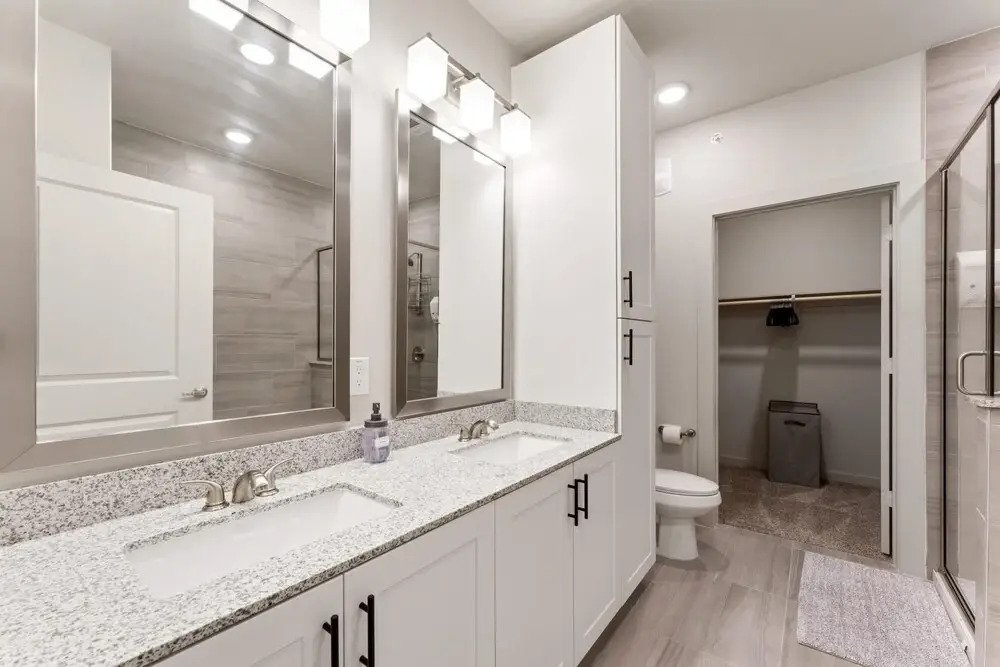Cozy Chic 2BR King Suite Close to DT Domain UT