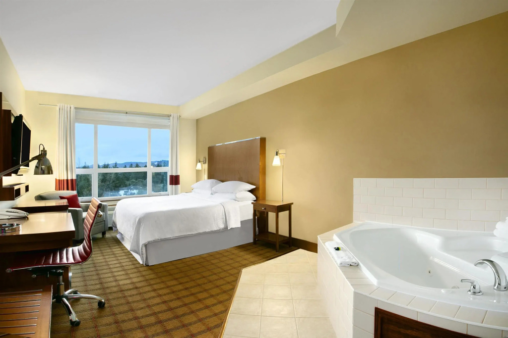 Four Points by Sheraton Victoria Gateway