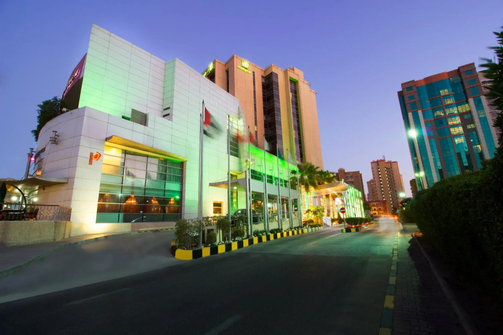 Holiday Inn - Suites Kuwait Salmiya by IHG