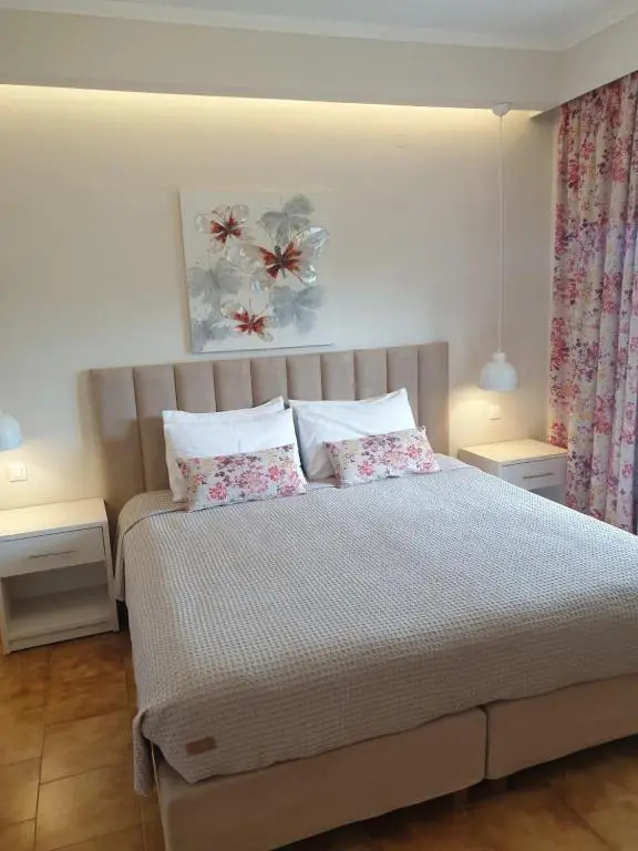 Angels Pool Studios and Apartments
