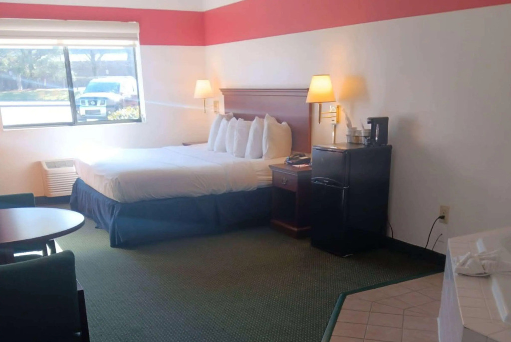 Ramada Limited - Mount Sterling
