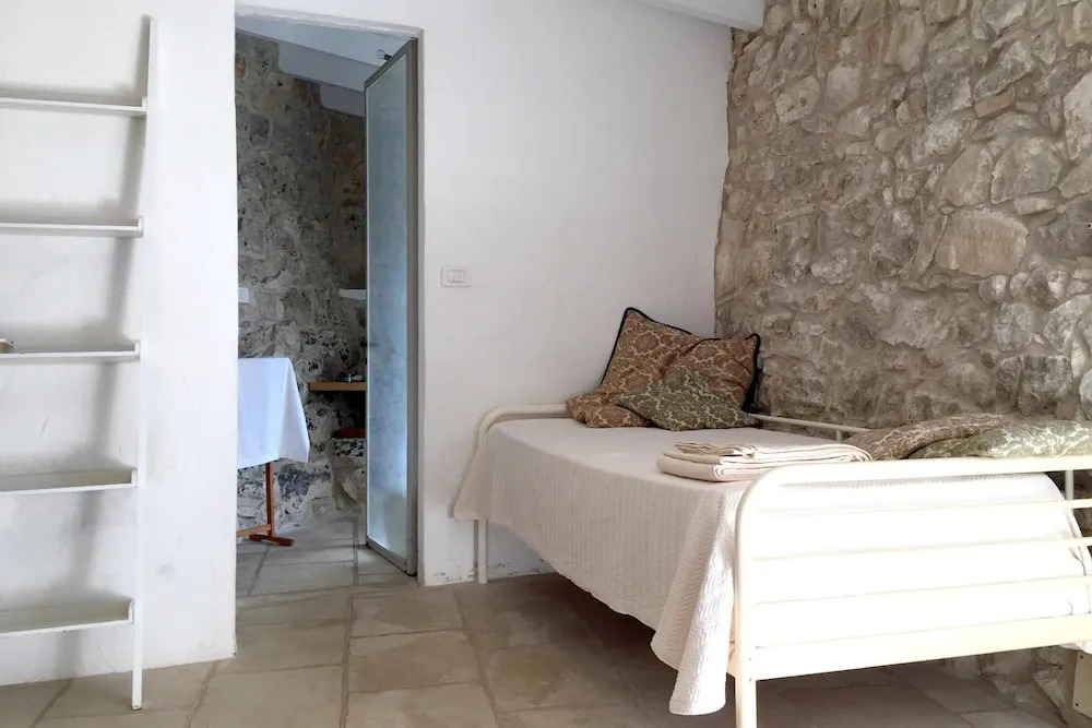 House With one Bedroom in Salve, With Furnished Terrace and Wifi - 2 k