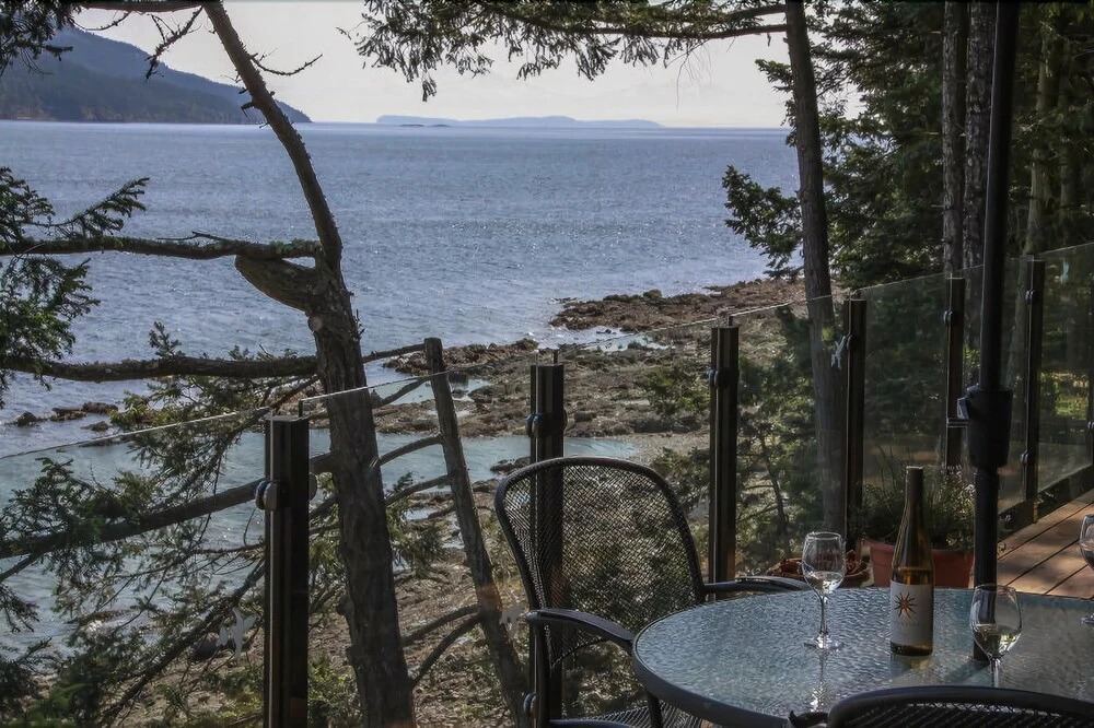 Salmonberry Inn
