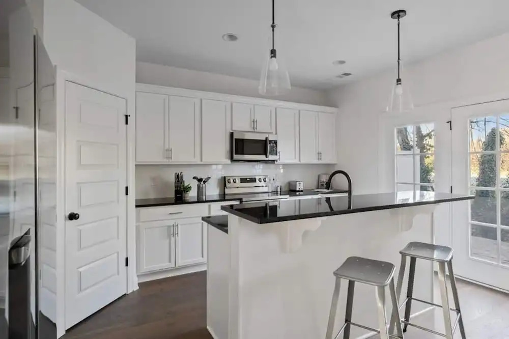1 King 1 Queen 2 Double Garage Washer Dryer
