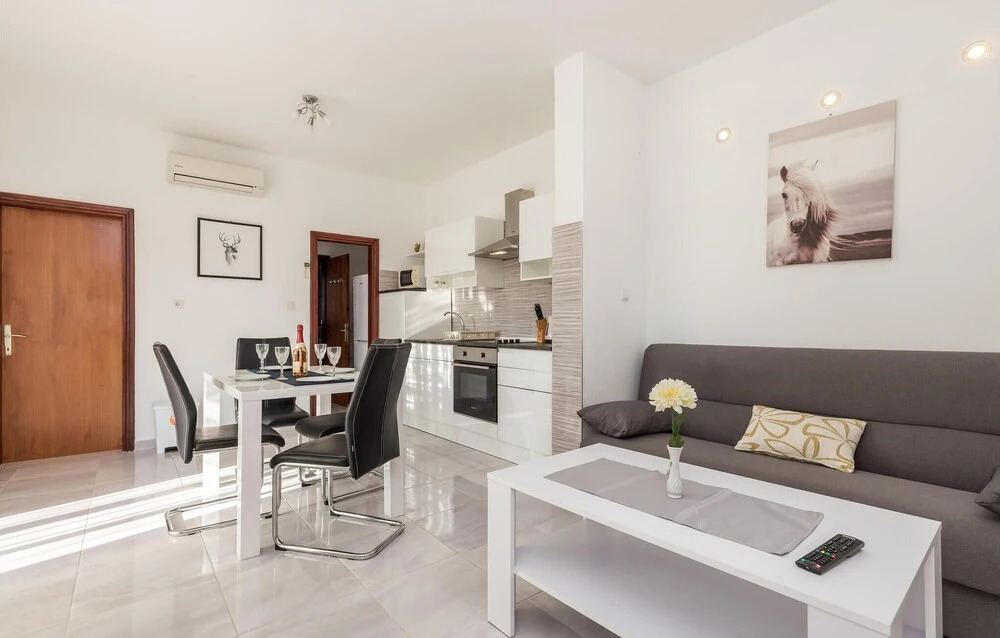 Stunning Home in Kampor With Wifi and 2 Bedrooms