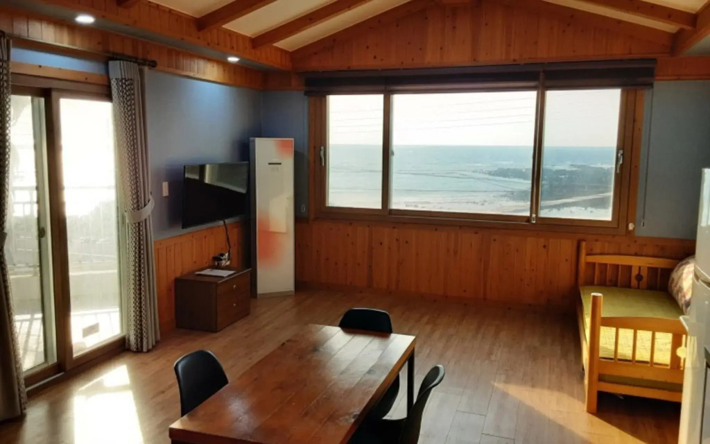 Seogwipo Hayanunduk Pension