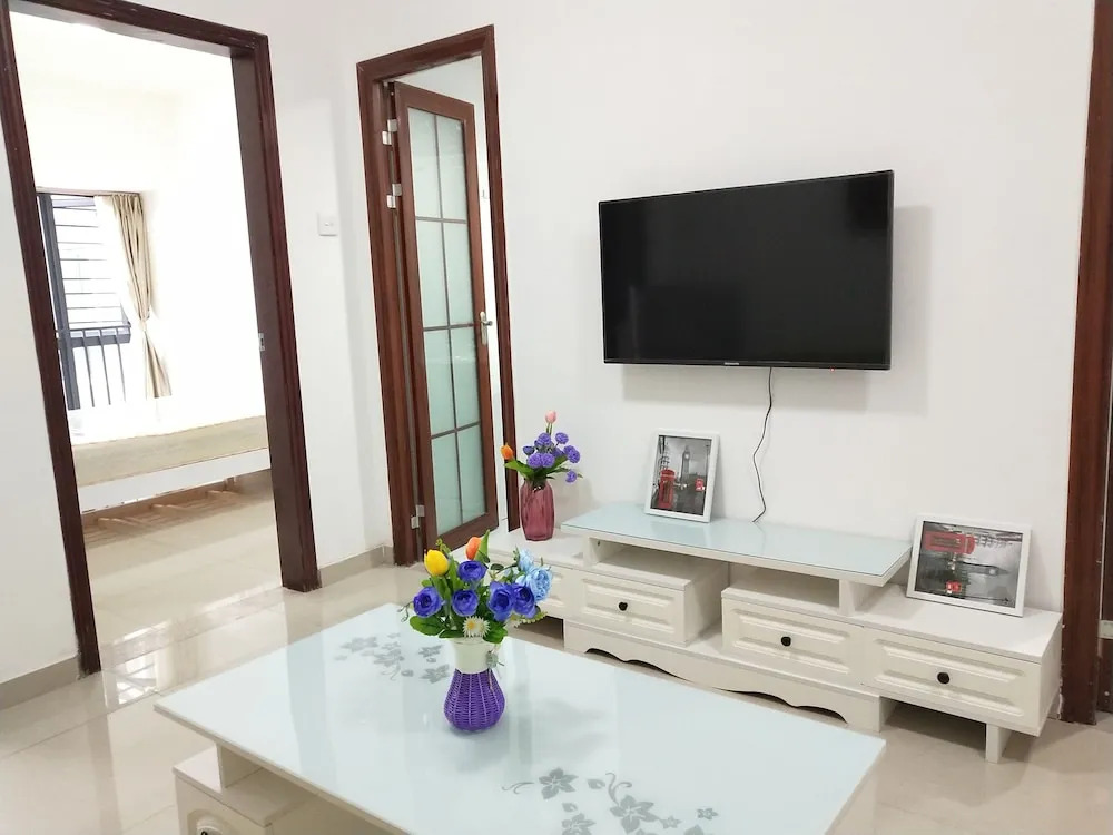 Gemmed Apartment