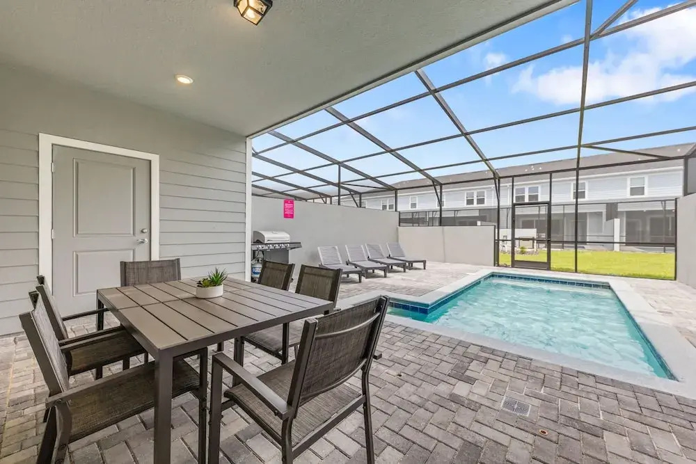 1287 Blue Paradise Way