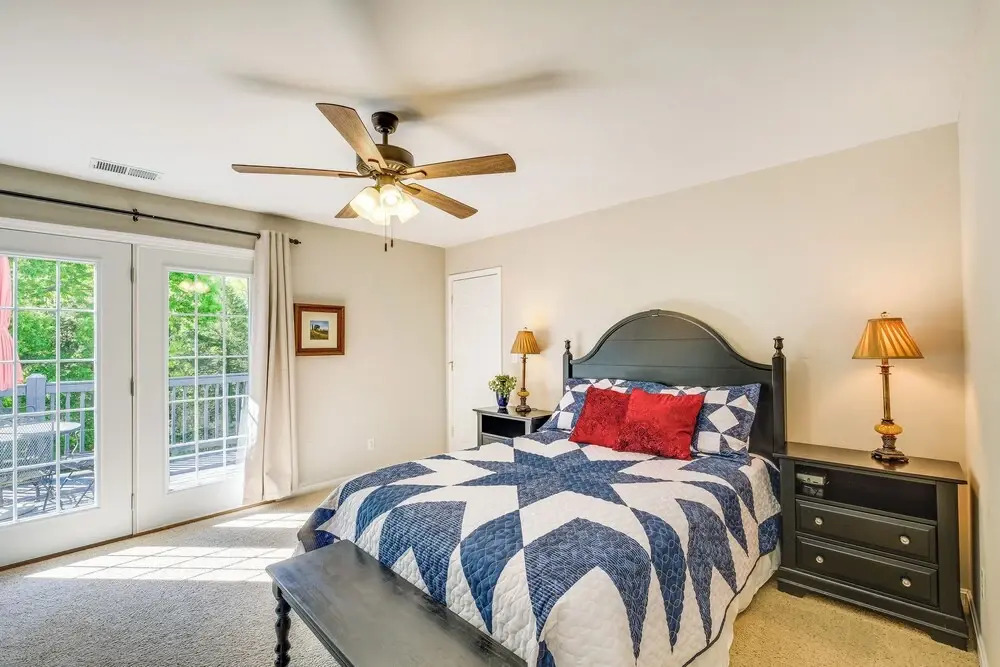 Taylorsville Lake Cottage Rental w/ Hot Tub
