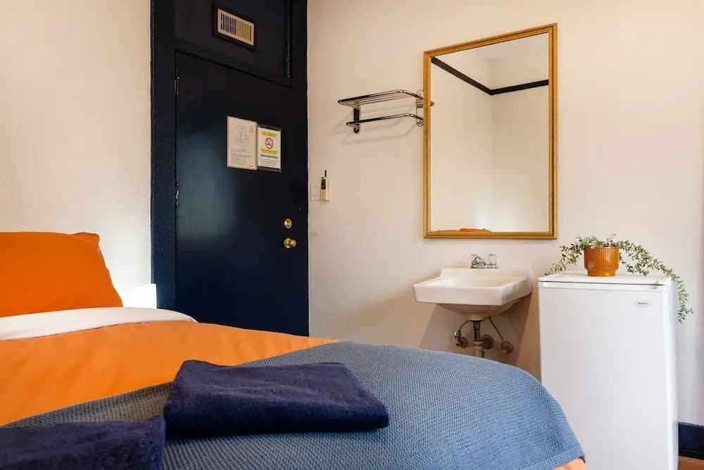 The Guesthouse Vancouver Downtown