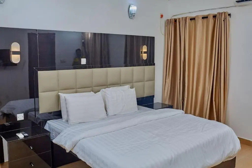 Classy 3 Bedroom Terrace apartment