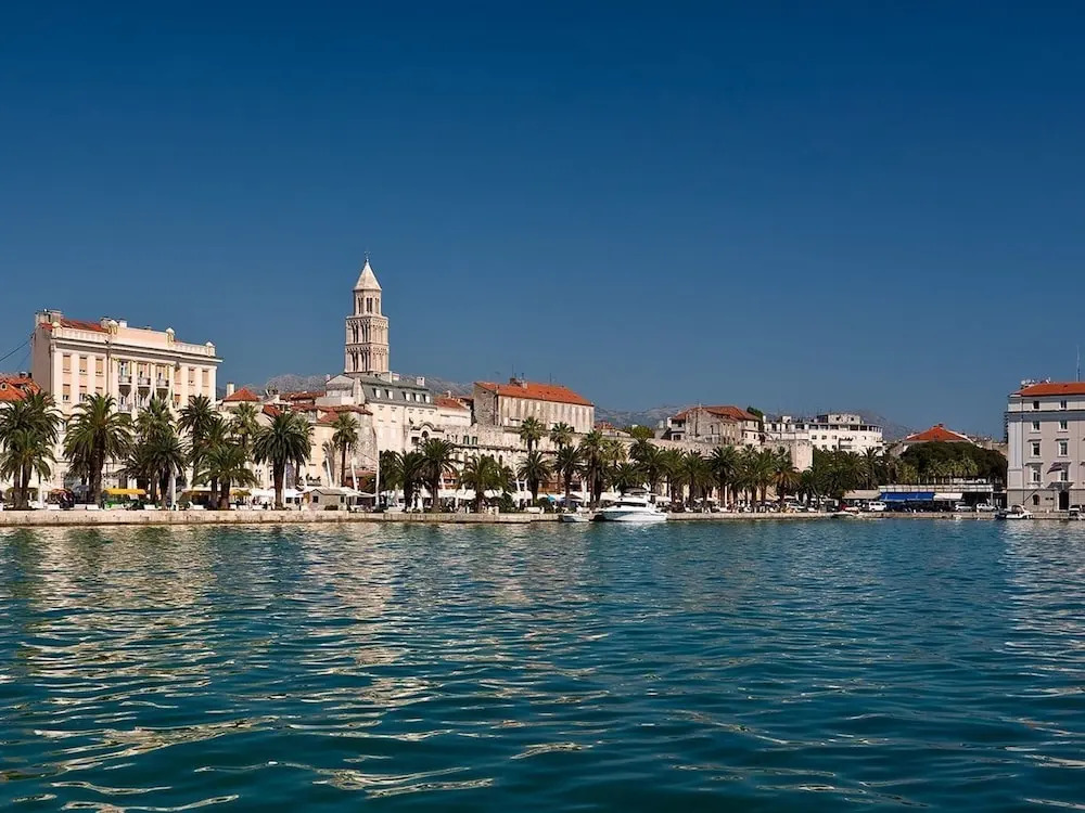 New Modern Fully Furnished Apartment in Center of Split Ideal for 3 Persons