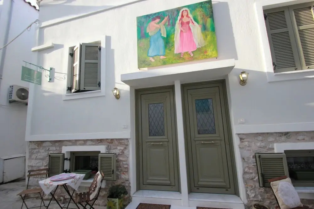 Orpheus and eyrydice boutique apartments