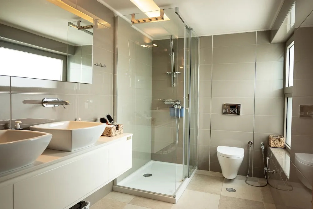 Villa - Sleeps 10 - Pool - Parking - Pool Table