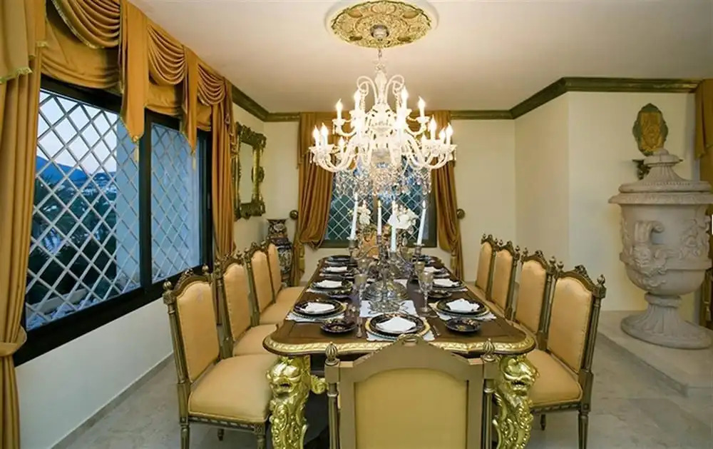 Unique Luxurious and Palacial Villa