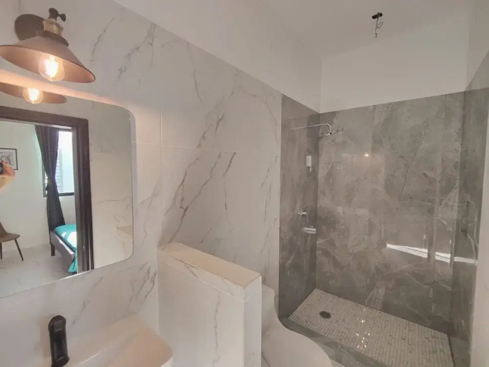 Beautiful 3bed 2bath new Home With Pool in Town