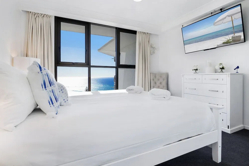 Acapulo 2 Bed Ocean View Surfers Paradise