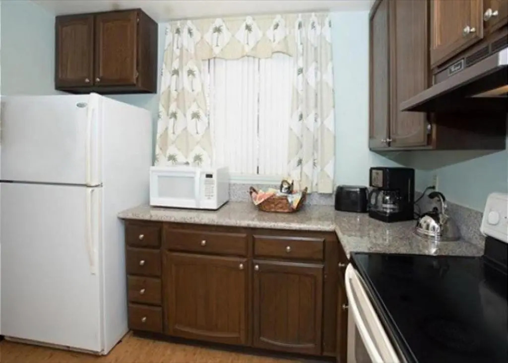 Surf & Racquet Club Lovely open and airy 2bd/2bth 2nd floor unit.
