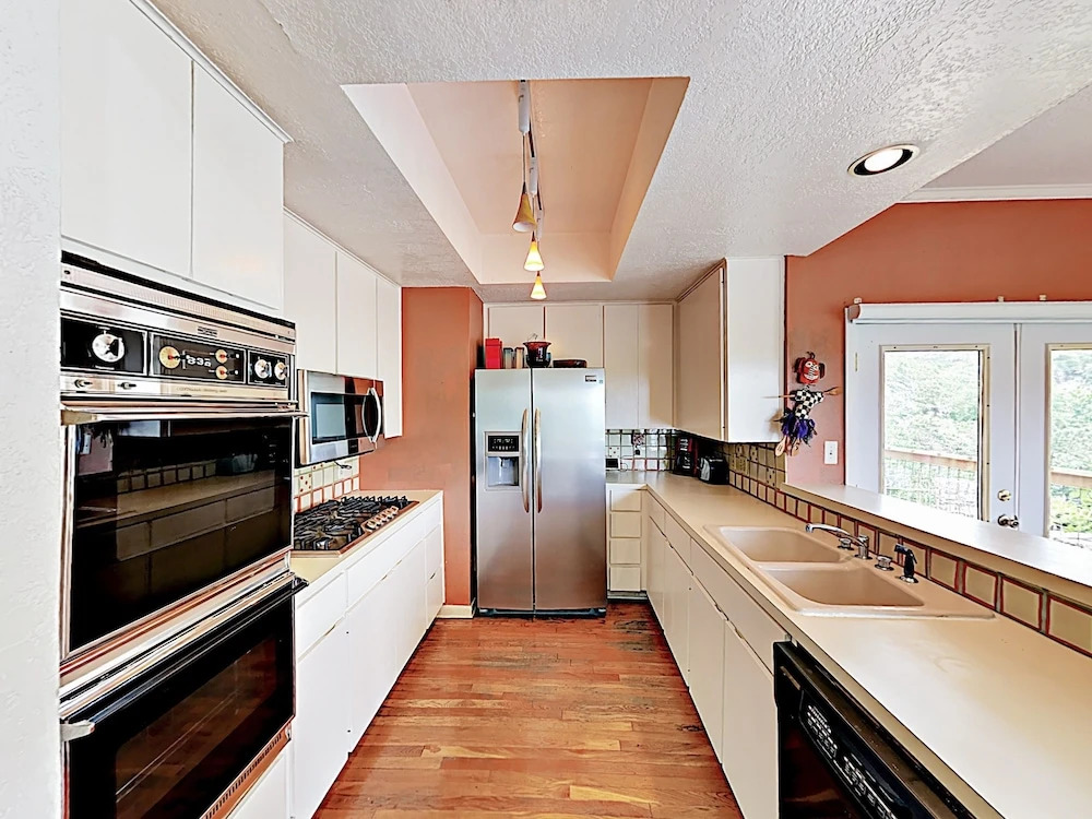 Perfect Summer Spot Beautiful Zilker Home with Great Views by RedAwnin