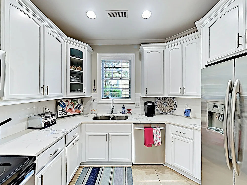 New Listing! Beach Chic Townhouse W/ Pool Access Townhouse